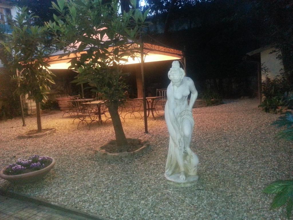 Little Garden Donatello Apartment Florence Ngoại thất bức ảnh